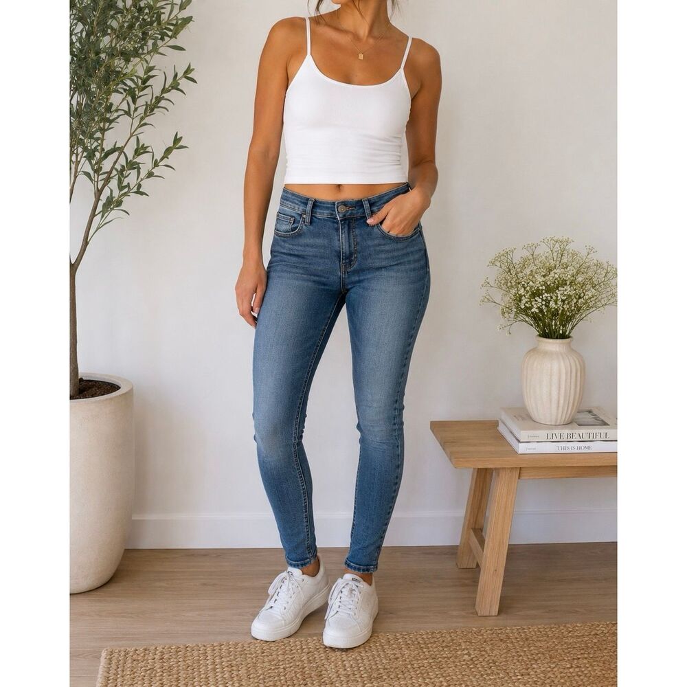 Vintage Y2K American Eagle Skinny Jeans Size 2 Medium Wash Stretch Denim